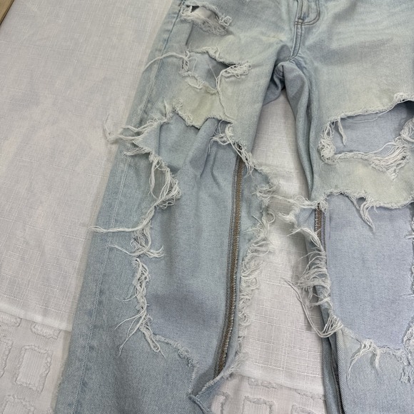 American Eagle Light Wash High Rise Skinny Strigid Mom Jeans sz 0 Distressed Rip - Picture 2 of 12